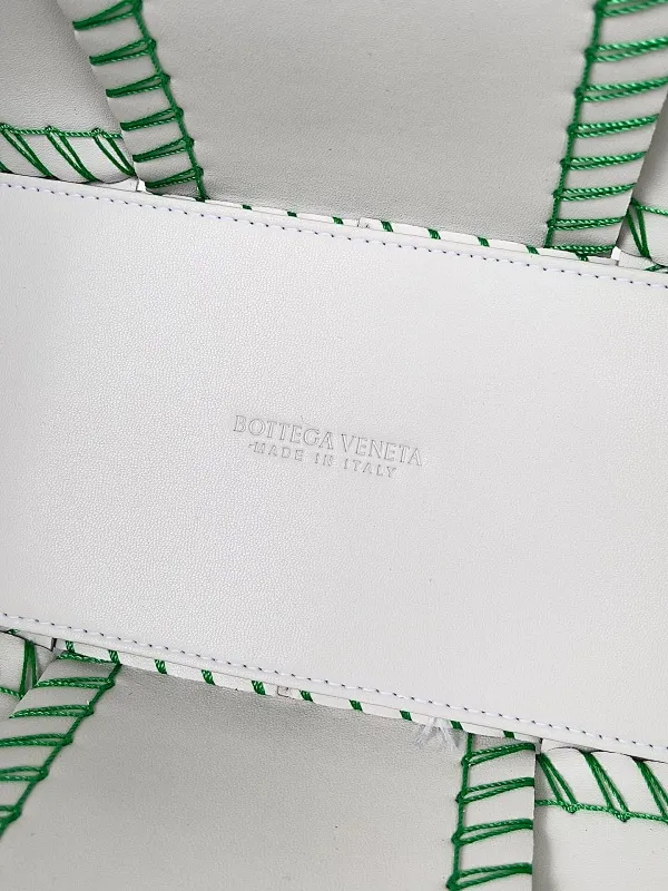 All categories 💚 Authentic bags 💚 BV 2025 new style 𝗕𝗼𝘁𝘁𝗲𝗴𝗮 𝗩𝗲𝗻𝗲𝘁𝗮 Tote bag